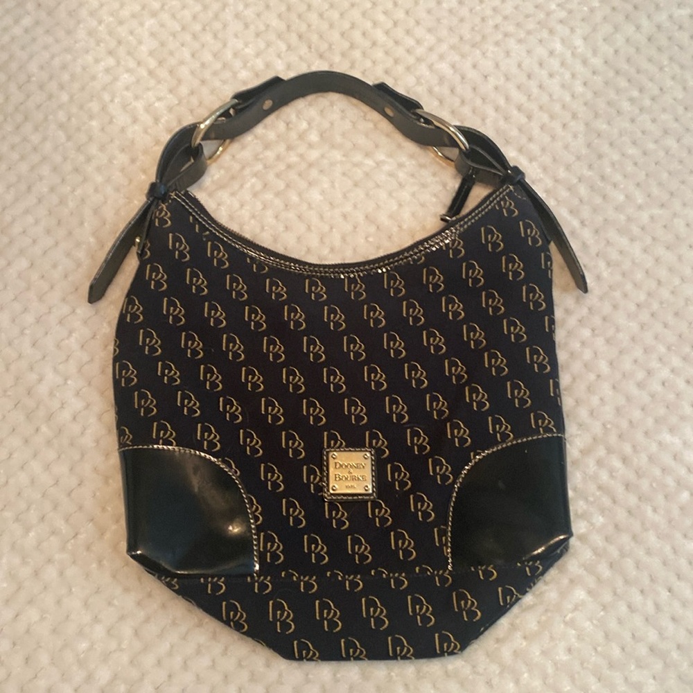 Patent leather and cotton Dooney and Bourke shoulder bag.